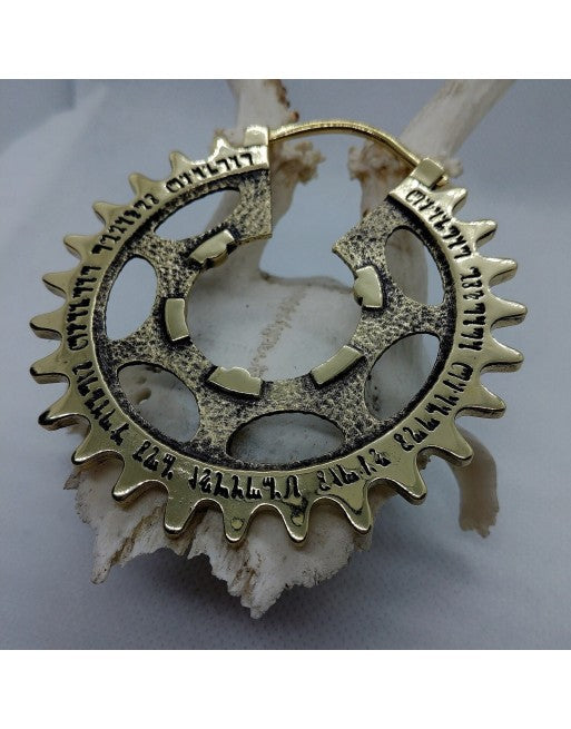 The Scavenger Queen - half polished/antiqued
